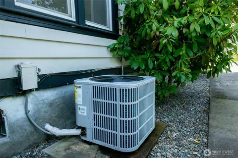 Exterior - 1233 Marion St, Enumclaw, WA 98022 photo 6 of 6