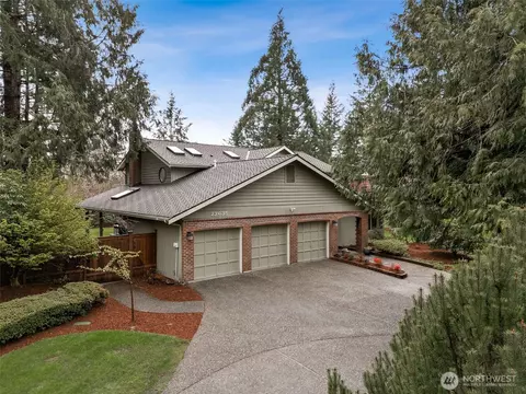 23635 SE 225th St, Maple Valley, WA 98038