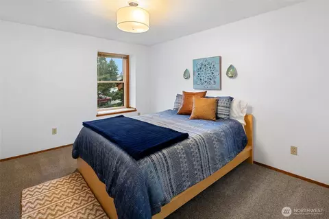 Bedroom - 10228 33rd Ave SE, Everett, WA 98208 photo 5 of 6
