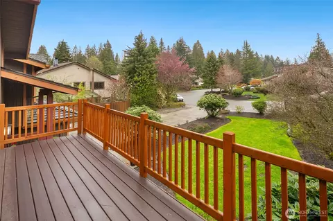 Exterior - 10228 33rd Ave SE, Everett, WA 98208 photo 6 of 9