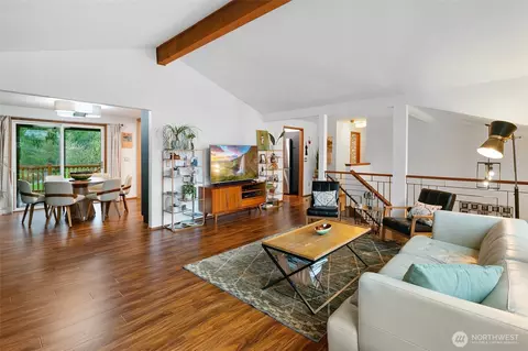 Living - 10228 33rd Ave SE, Everett, WA 98208 photo 1 of 4