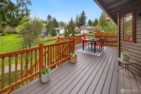 Exterior - 10228 33rd Ave SE, Everett, WA 98208 photo 5 of 9
