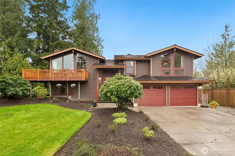 Exterior - 10228 33rd Ave SE, Everett, WA 98208 photo 8 of 9