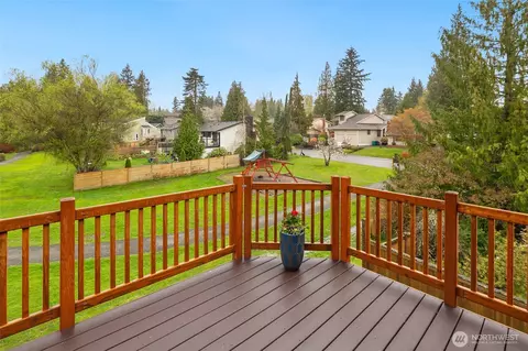 Exterior - 10228 33rd Ave SE, Everett, WA 98208 photo 3 of 9