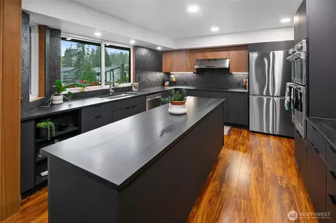 Kitchen - 10228 33rd Ave SE, Everett, WA 98208 photo 3 of 7