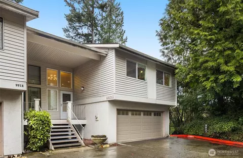 9920 NE 116th St #204, Kirkland, WA 98034