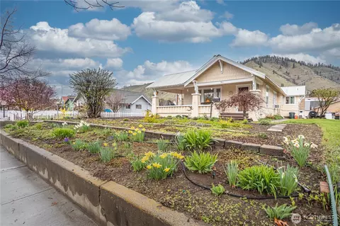 401 Cottage Ave, Cashmere, WA 98815