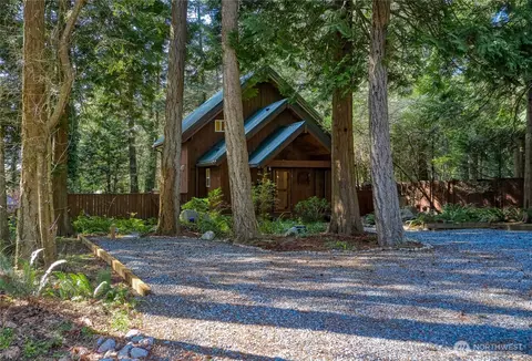 713 Claire Ln, Point Roberts, WA 98281