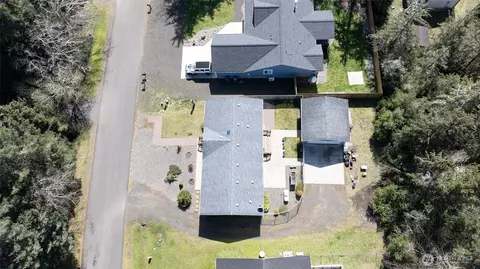 663 Woodland Loop NE, Ocean Shores, WA 98569