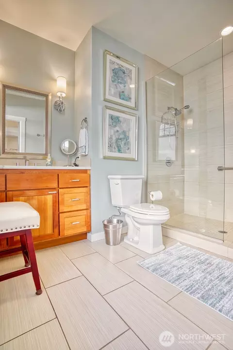 Bath - 1305 10th St, Everett, WA 98201 photo 2 of 3