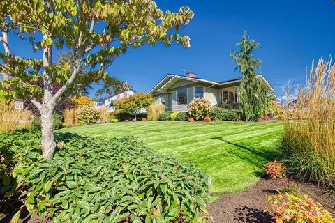 Exterior - 1305 10th St, Everett, WA 98201 photo 8 of 11