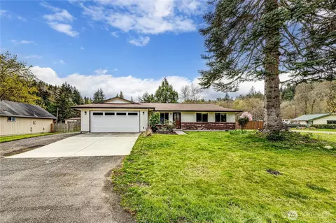 22 Rosewood Ln, Port Angeles, WA 98362