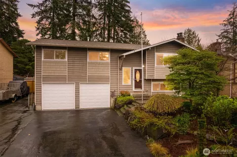 17405 Woodland Dr, Bothell, WA 98012