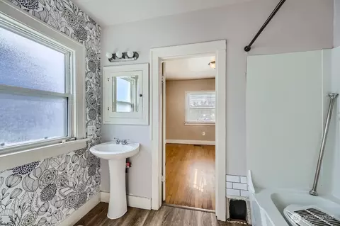 Bath - 2723 Virginia Ave, Everett, WA 98201 photo 1 of 1