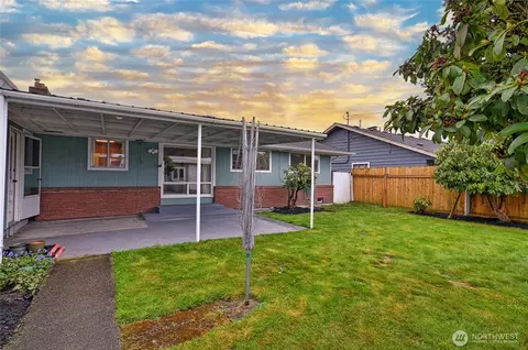 Exterior - 1322 Mcdougall Ave, Everett, WA 98201 photo 3 of 5