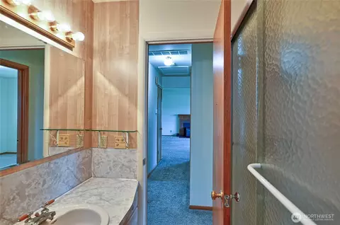 Bath - 1322 Mcdougall Ave, Everett, WA 98201 photo 1 of 3