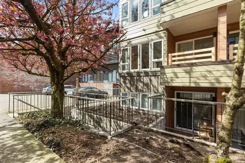 435 Summit Ave E #202, Seattle, WA 98102 photo 2