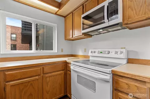 435 Summit Ave E #202, Seattle, WA 98102 photo 9