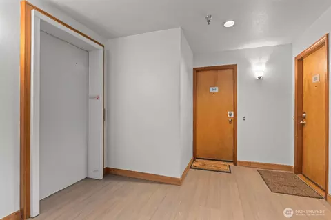 435 Summit Ave E #202, Seattle, WA 98102 photo 23