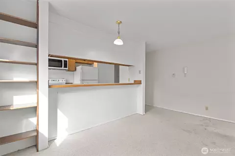 435 Summit Ave E #202, Seattle, WA 98102 photo 11