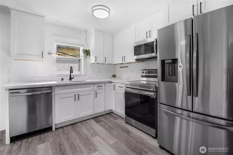 Kitchen - 4512 S 3rd Ave S, Everett, WA 98203 photo 2 of 2