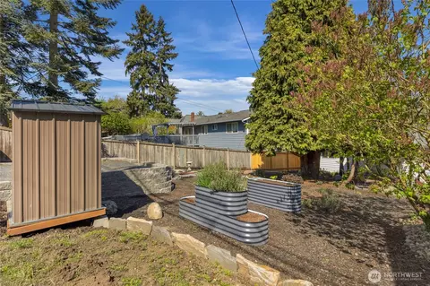 Exterior - 4512 S 3rd Ave S, Everett, WA 98203 photo 4 of 6