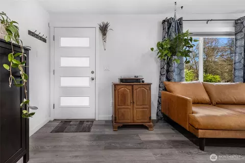 Entry Way - 4512 S 3rd Ave S, Everett, WA 98203 photo 1 of 3