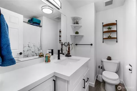 Bath - 4512 S 3rd Ave S, Everett, WA 98203 photo 1 of 1
