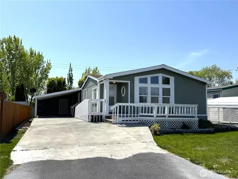 3010 W Peninsula Dr #109, Moses Lake, WA 98837