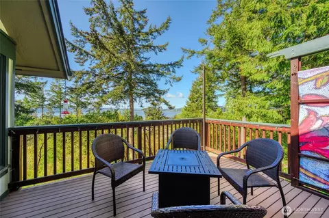 656 Muckleshoot Cir, La Conner, WA 98257