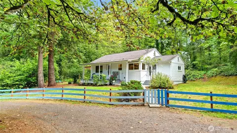 9310 Miller Rd NE, Bainbridge Island, WA 98110