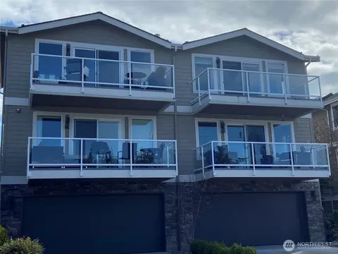 620 Glen St #301, Edmonds, WA 98020