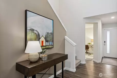 Entry Way - 9568 7th Ave SE, Everett, WA 98208 photo 2 of 2