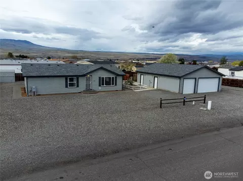 110 Thunderbird Way SW, Mattawa, WA 99349