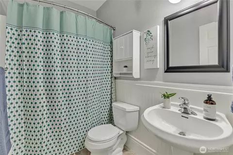 Bath - 14514 148th St E, Orting, WA 98360 photo 1 of 4
