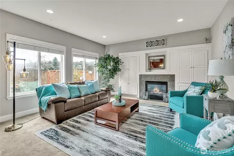 Living - 14514 148th St E, Orting, WA 98360 photo 2 of 3