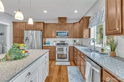 Kitchen - 14514 148th St E, Orting, WA 98360 photo 2 of 4