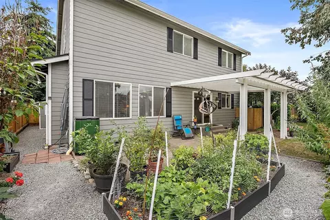 Exterior - 14514 148th St E, Orting, WA 98360 photo 3 of 4
