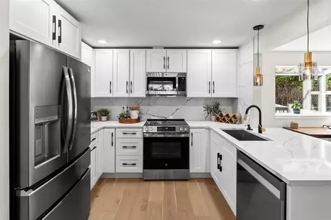 Kitchen - 1114 232nd Pl SW, Bothell, WA 98021 photo 2 of 2