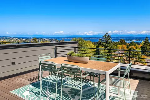 1242 15th Ave E #10, Seattle, WA 98112