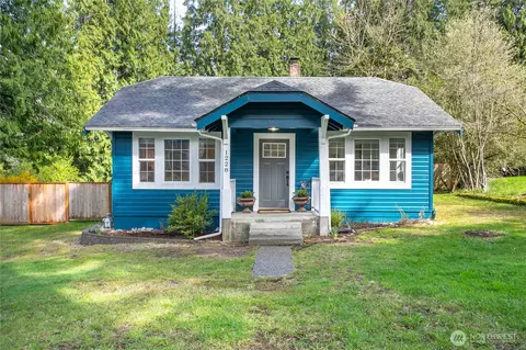 1228 Lakeview St, Bellingham, WA 98229