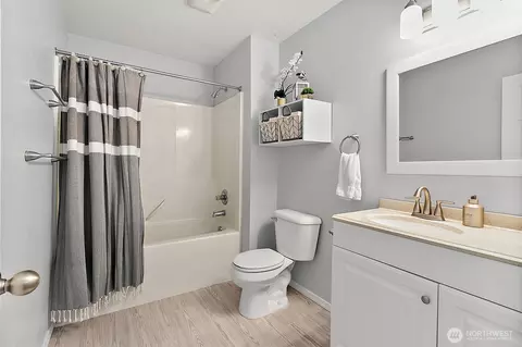 Bath - 1002 Daffodil Ave NE, Orting, WA 98360 photo 2 of 5