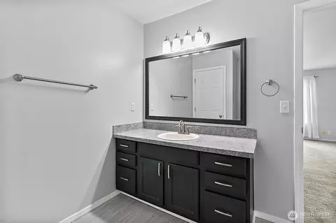 Bath - 1002 Daffodil Ave NE, Orting, WA 98360 photo 5 of 5
