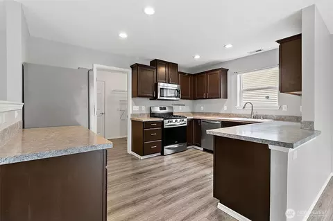 Kitchen - 1002 Daffodil Ave NE, Orting, WA 98360 photo 1 of 4
