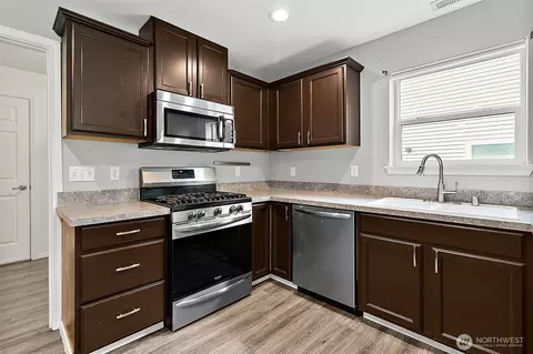 Kitchen - 1002 Daffodil Ave NE, Orting, WA 98360 photo 2 of 4