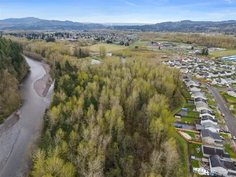 View/Area - 1002 Daffodil Ave NE, Orting, WA 98360 photo 1 of 2