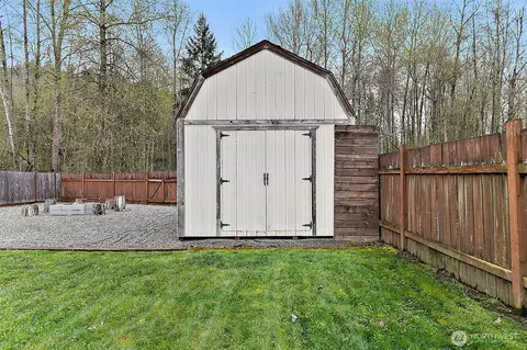 Exterior - 1002 Daffodil Ave NE, Orting, WA 98360 photo 5 of 7