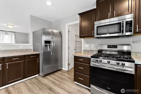 Kitchen - 1002 Daffodil Ave NE, Orting, WA 98360 photo 4 of 4