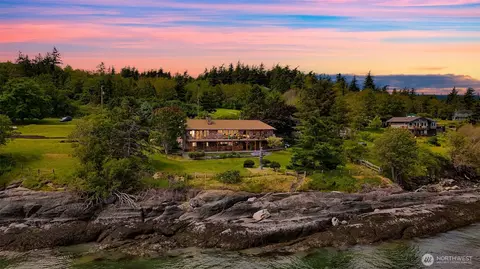 2824 N Nugent Rd, Lummi Island, WA 98262