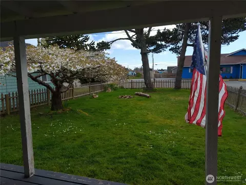 104 9th St SE, Long Beach, WA 98631 photo 3